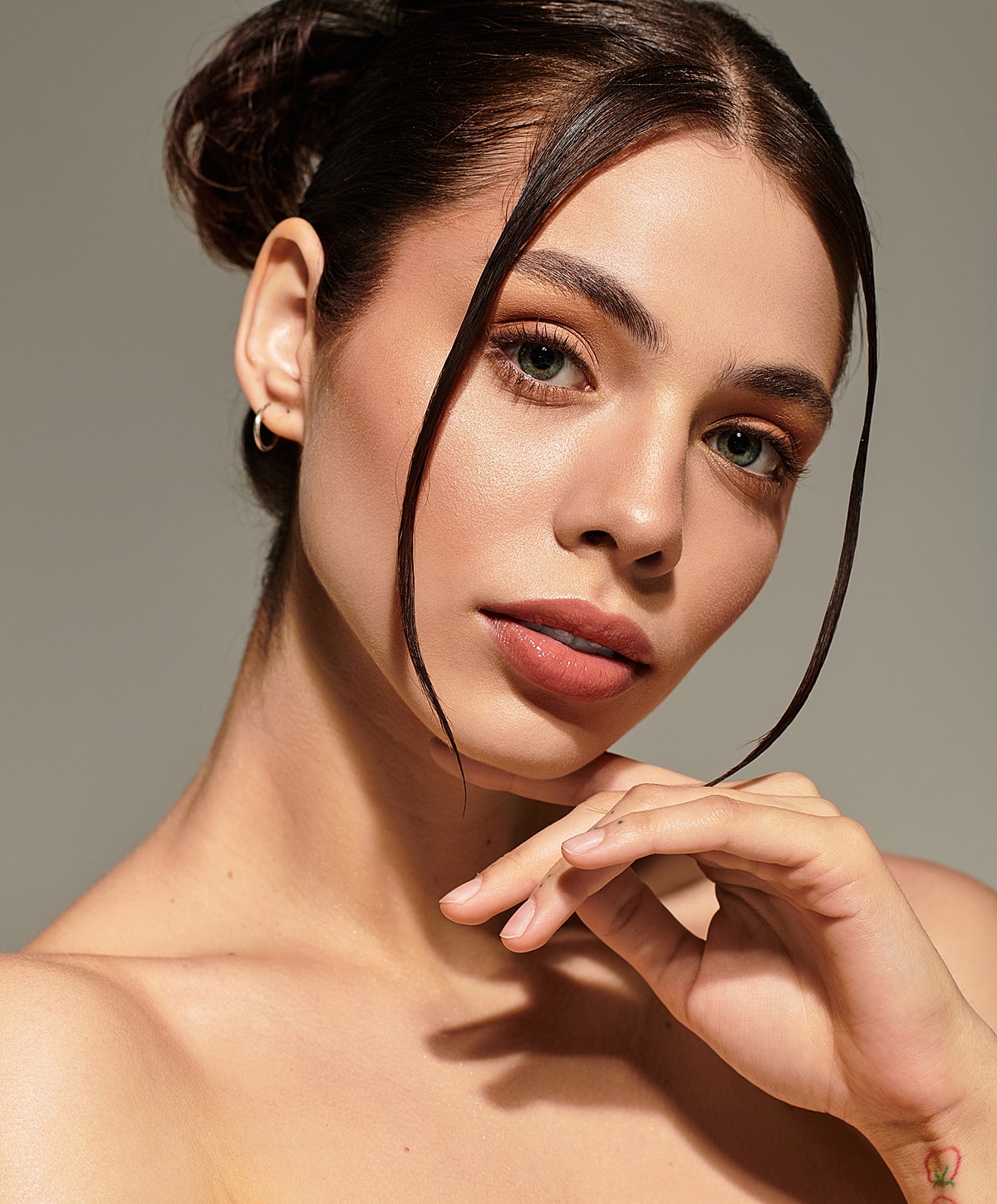 Portrait of a woman with stylish makeup.